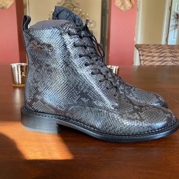 Vince Cabria Python-Print Booties - Picture 4 of 4